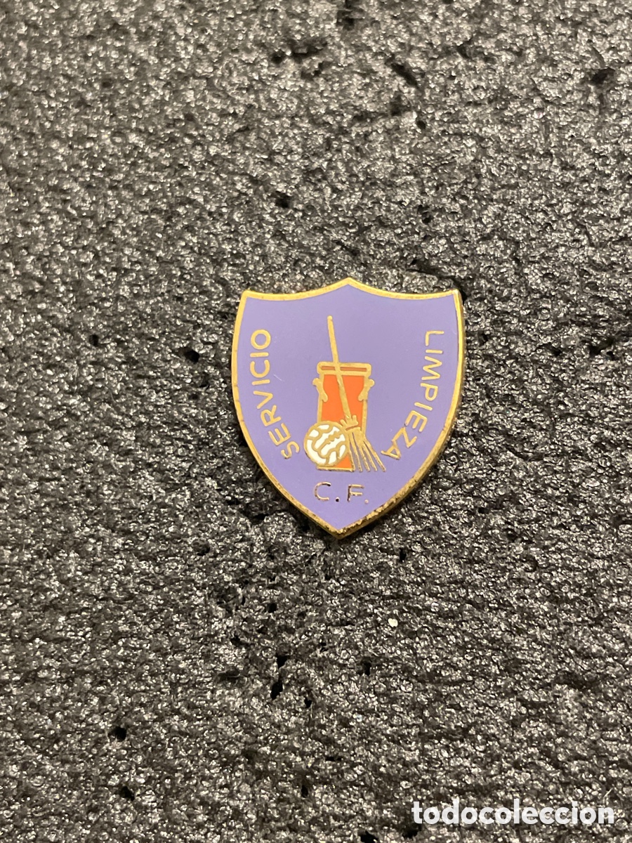Collectionnisme sportif: Pin 697 SERVICIO DE LIMPIEZA C.F. - M&aacute;laga