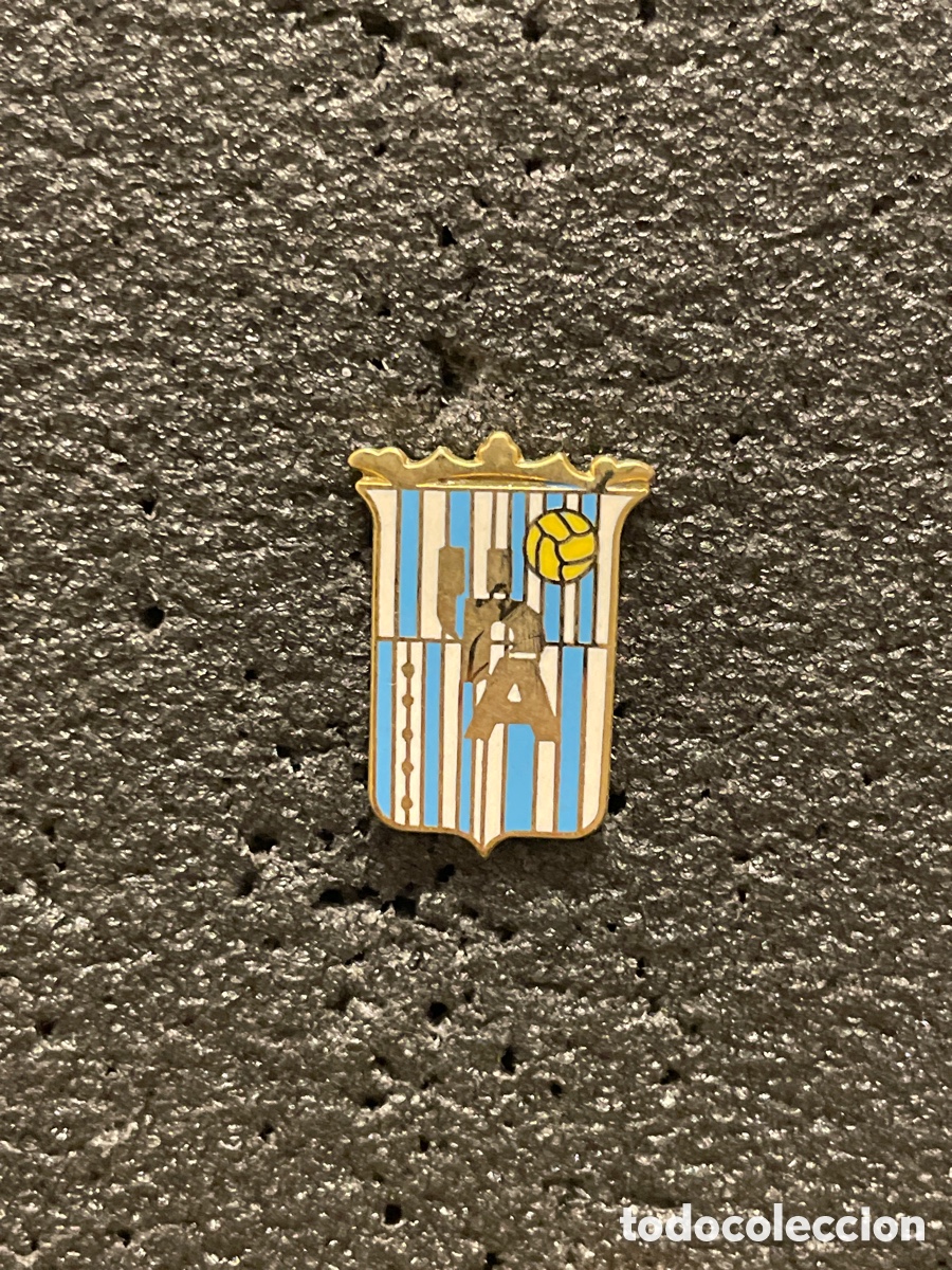 Coleccionismo deportivo: Pin 698 U.D. ALIANZA - M&aacute;laga - Foto 1