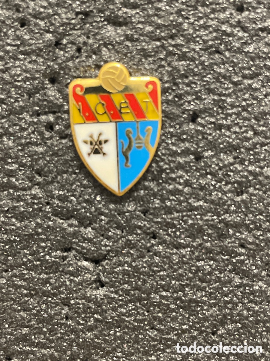 Collectionnisme sportif: Pin 701 C.D. ICET- M&aacute;laga