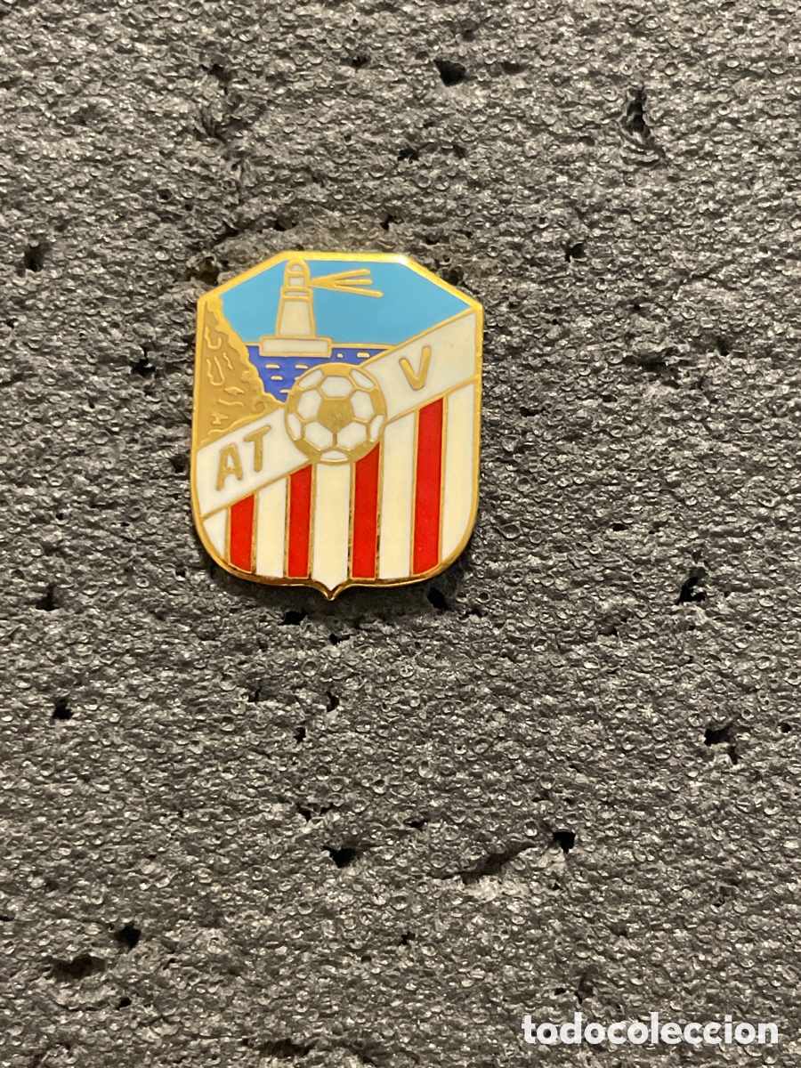 Collectionnisme sportif: Pin 706 ATLETICO VALDEFLORES - M&aacute;laga