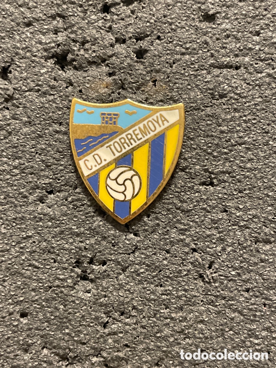 Sammelleidenschaft Sport: Pin 711 C.D. TORREMOYA - Benajarafe (M&aacute;laga)