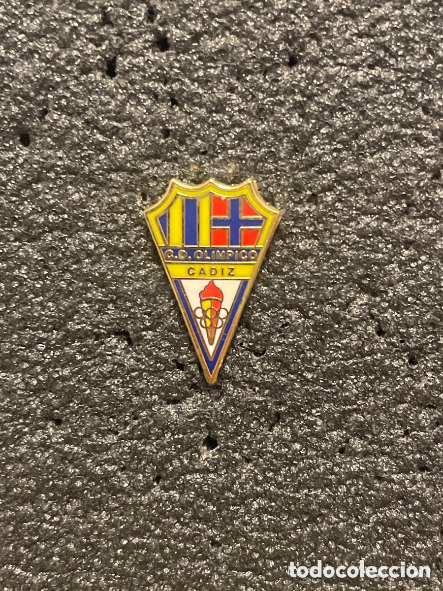 Collezionismo sportivo: Pin 762 C.D. OLIMPICO CADIZ - C&aacute;diz
