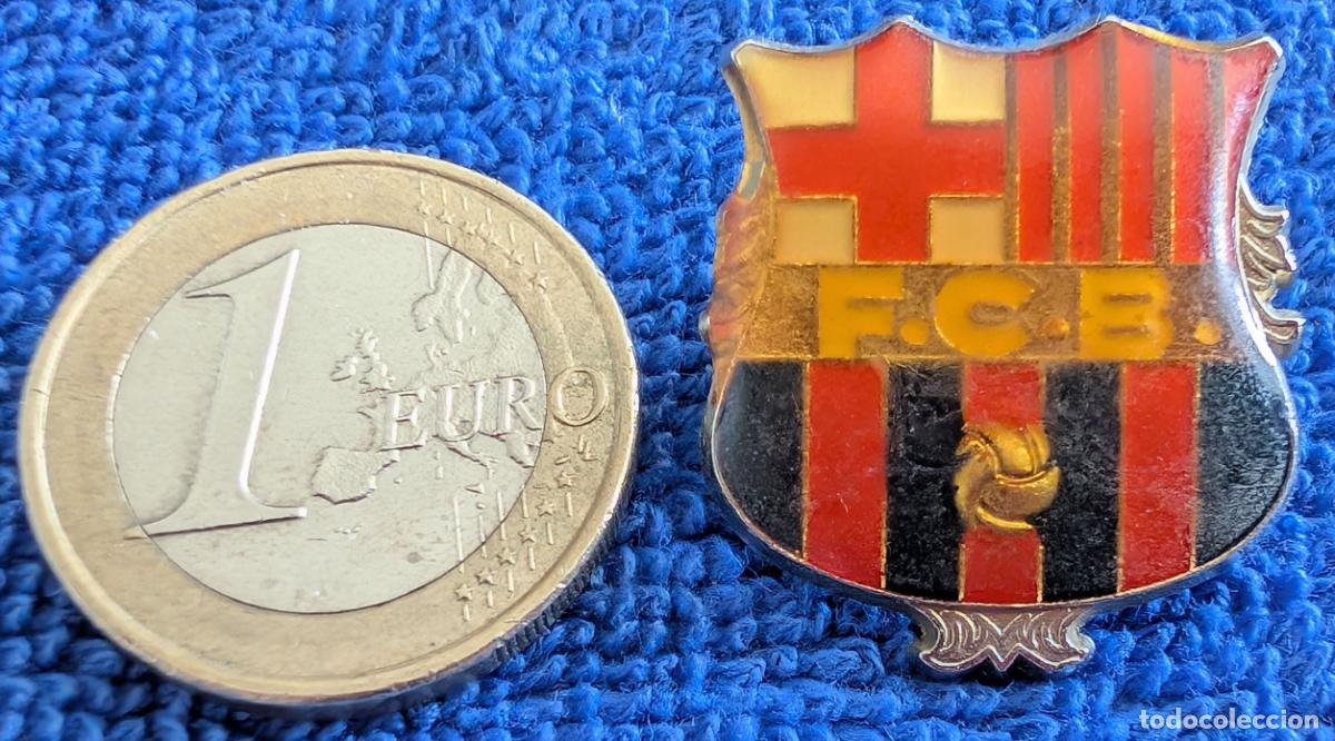 Collezionismo sportivo: Antiguo pin del Barcelona en esmalte lacado