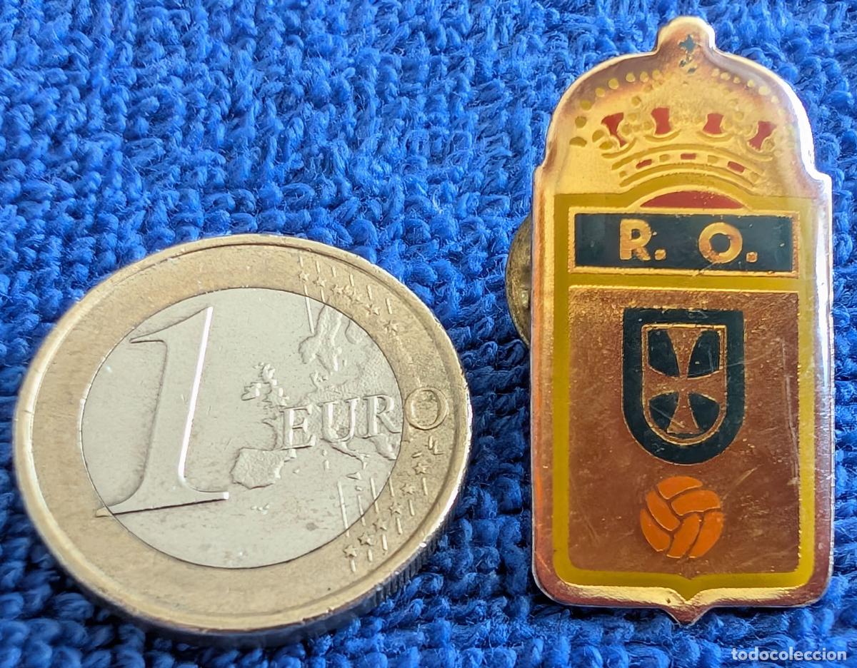 Colecionismo desportivo: Antiguo pin del Oviedo en esmalte lacado
