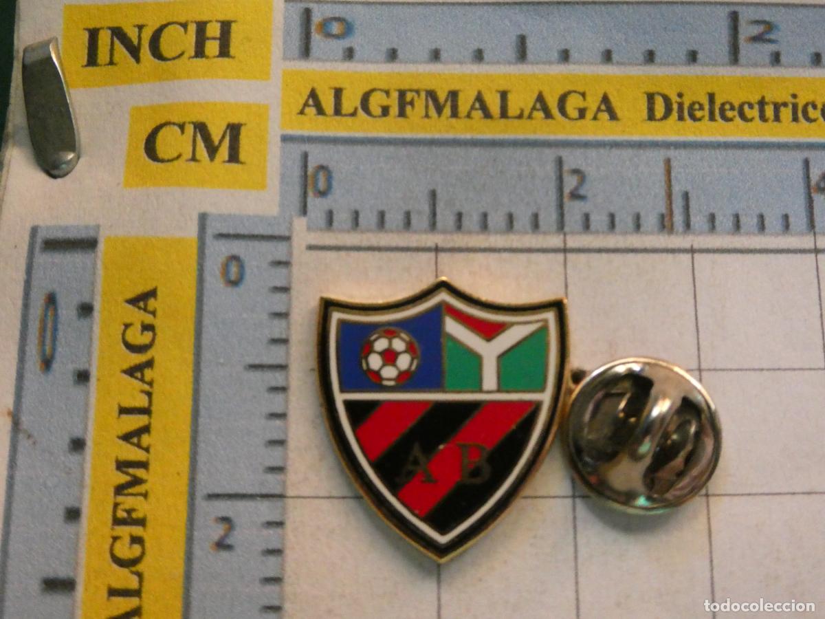 Colecionismo desportivo: PIN DE DEPORTES. F&Uacute;TBOL. ATL&Eacute;TICO BENAHADUX ALMER&Iacute;A. ESCUDO DEL EQUIPO