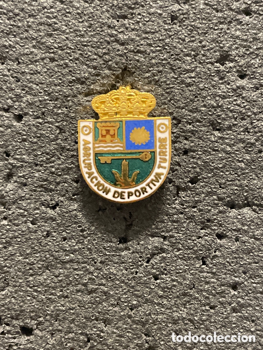 Collectionnisme sportif: Pin 798 A.D. TURRE - Almer&iacute;a