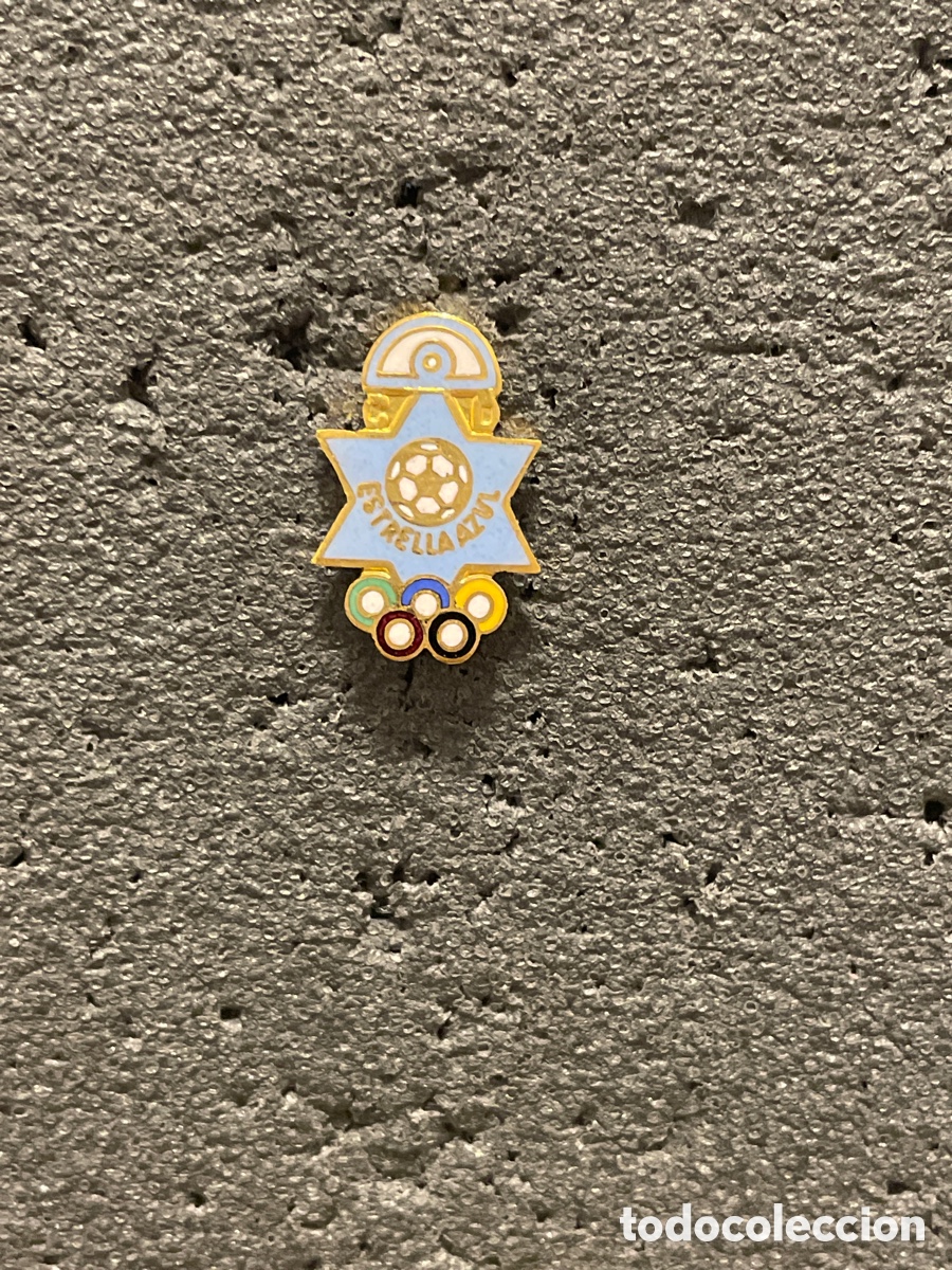 Collectionnisme sportif: Pin 802 C.D. ESTRELLA AZUL - Almer&iacute;a