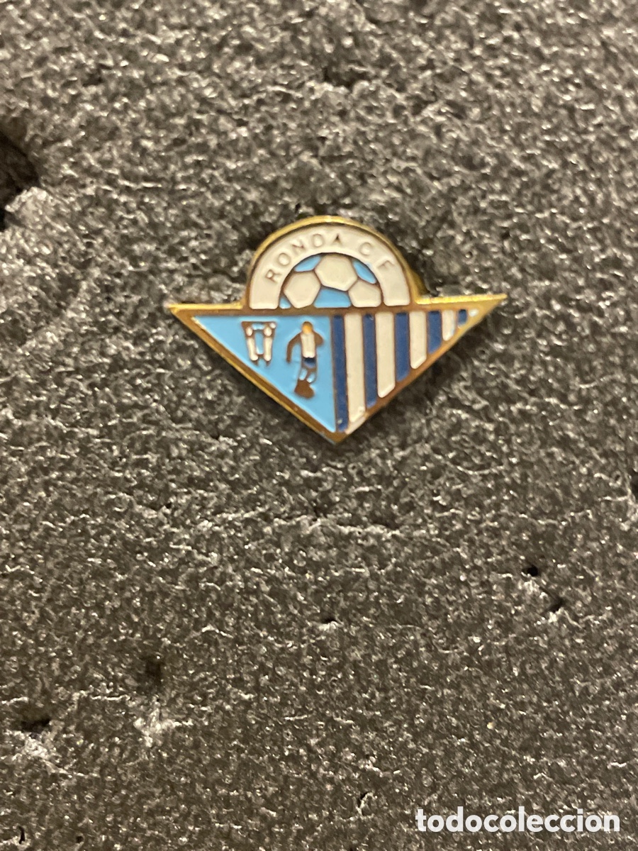 Collectionnisme sportif: Pin 823 RONDA C.F. - Ronda (M&aacute;laga)