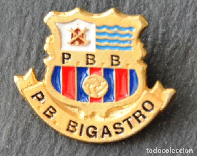 Collectionnisme sportif: PIN F&Uacute;TBOL - PE&Ntilde;A BARCELONISTA BIGASTRO (ALICANTE)