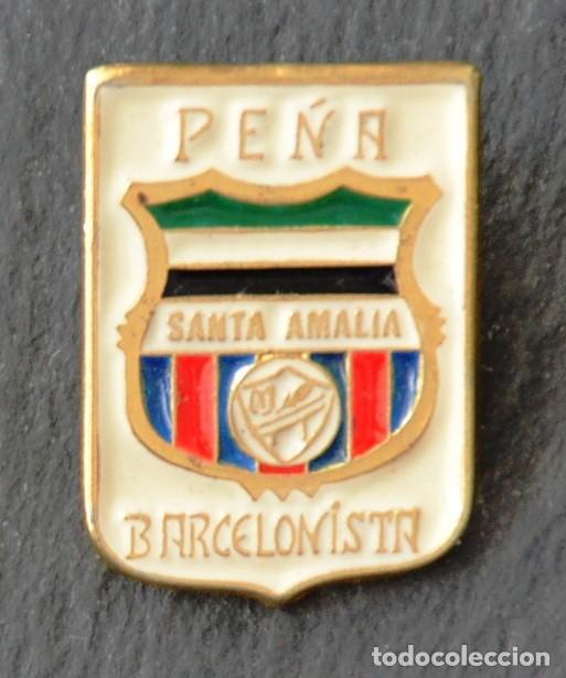 Collezionismo sportivo: PIN F&Uacute;TBOL - PE&Ntilde;A BARCELONISTA SANTA AMALIA (EXTREMADURA)