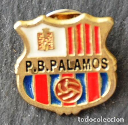 Sammelleidenschaft Sport: PIN F&Uacute;TBOL - PENYA BARCELONISTA PALAM&Oacute;S (GIRONA)