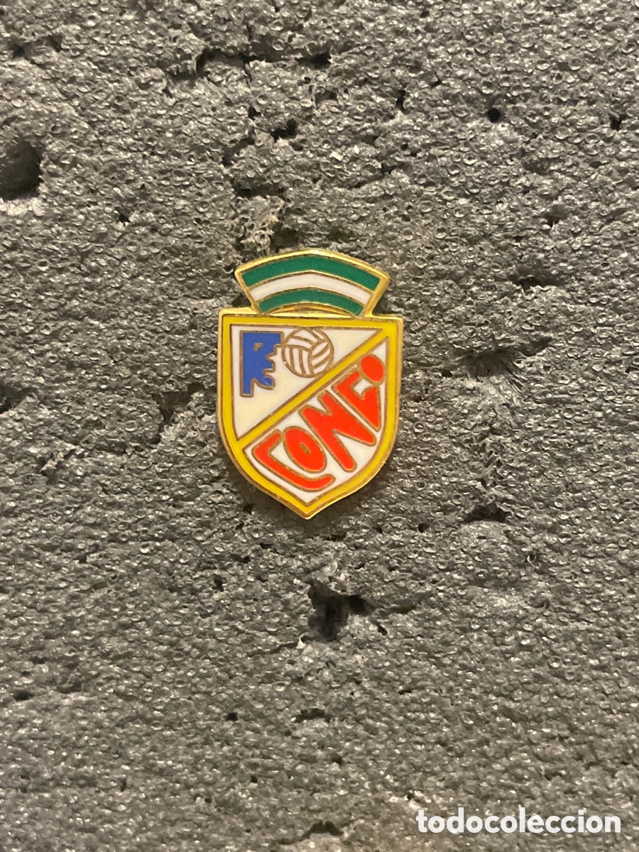 Collezionismo sportivo: Pin 864 F.C. CONGO - V&eacute;lez M&aacute;laga (M&aacute;laga)