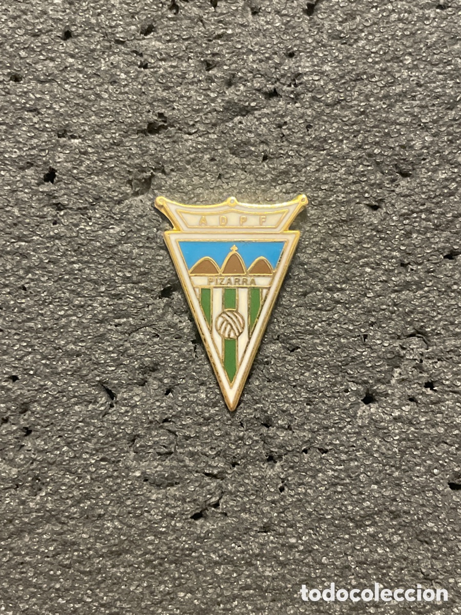 Colecionismo desportivo: Pin 870 A.D. PIZARRA - Pizarra (M&aacute;laga)