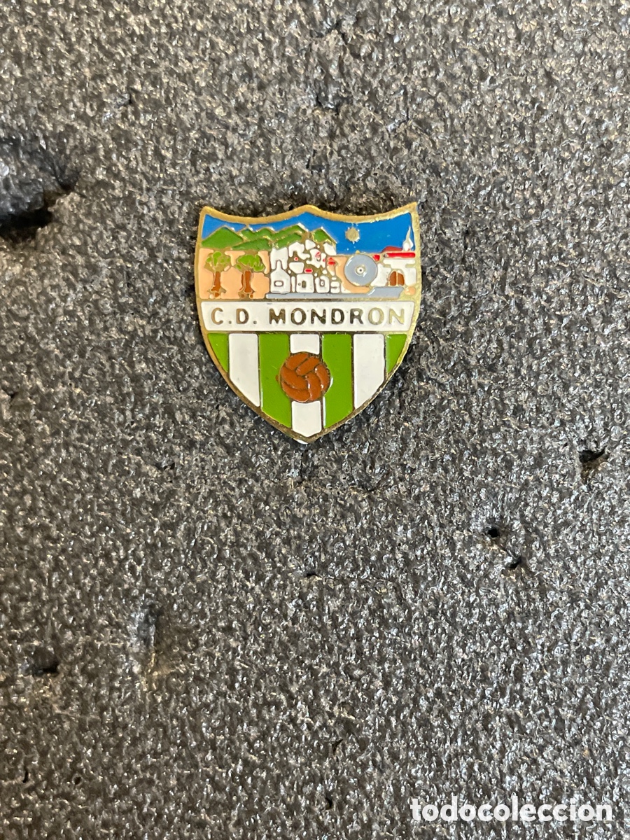 Collezionismo sportivo: Pin 894 C.D. MONDRON - Mondron (M&aacute;laga)