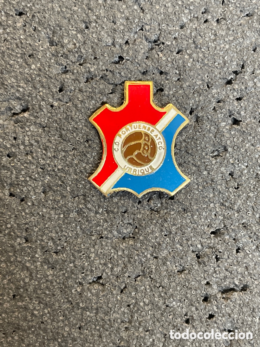 Collezionismo sportivo: Pin 899 C.D. PORTUENSE ATLETICO - Ubrique (C&aacute;diz)