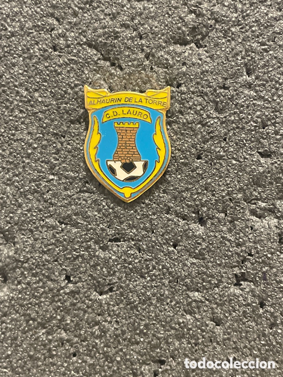 Collezionismo sportivo: Pin 912 C.D. LAURO - Alhaurin de la Torre (M&aacute;laga)