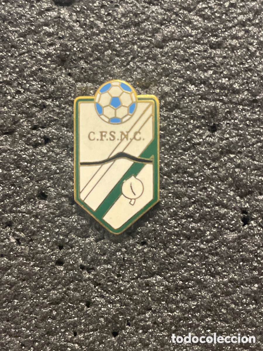 Collezionismo sportivo: Pin 917 SIERRA NEVADA CENES C.F - Cenes De la Vega ( Granada,