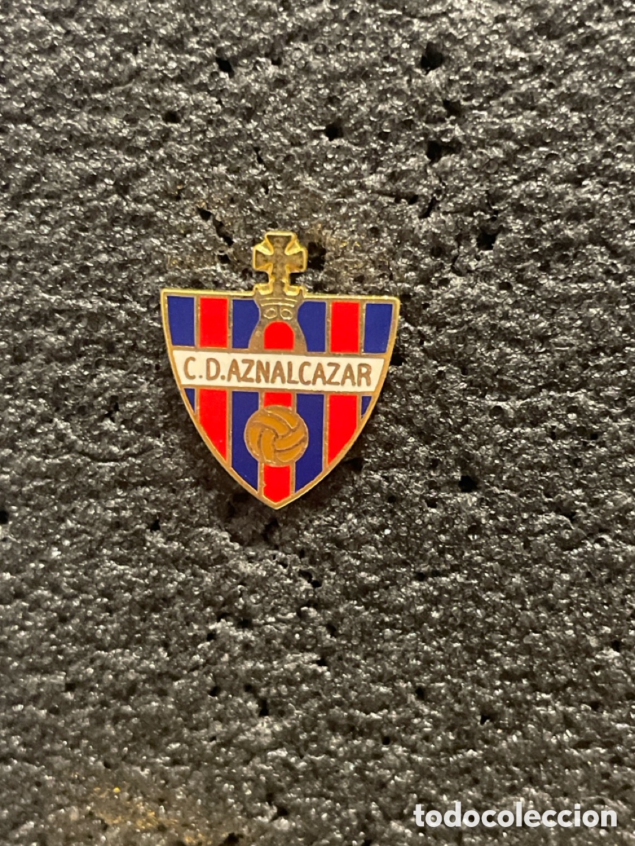 Collezionismo sportivo: Pin 920 C.D. AZNALCAZAR - Aznalcazar (Sevilla)