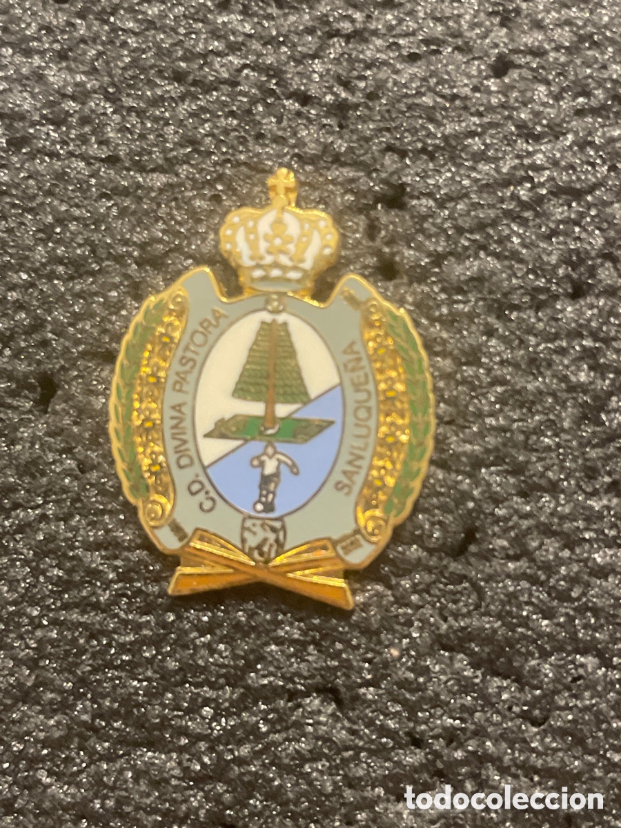 Collezionismo sportivo: Pin 928 C.D. DIVINA PASTORA SANLUQUE&Ntilde;A - Sanlucar de Barrameda (C&aacute;diz)