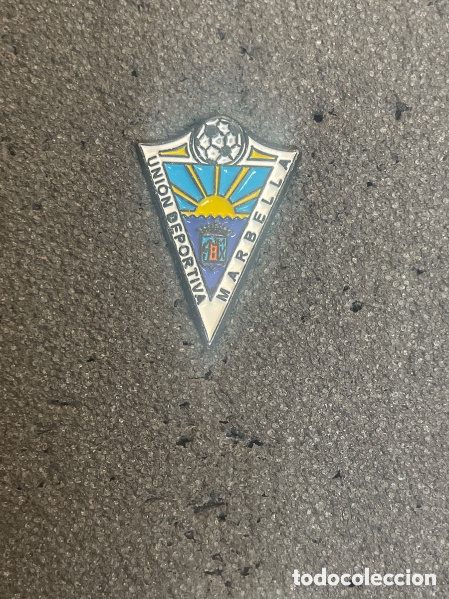 Collezionismo sportivo: Pin 933 U.D. MARBELLA - Marbella (M&aacute;laga)
