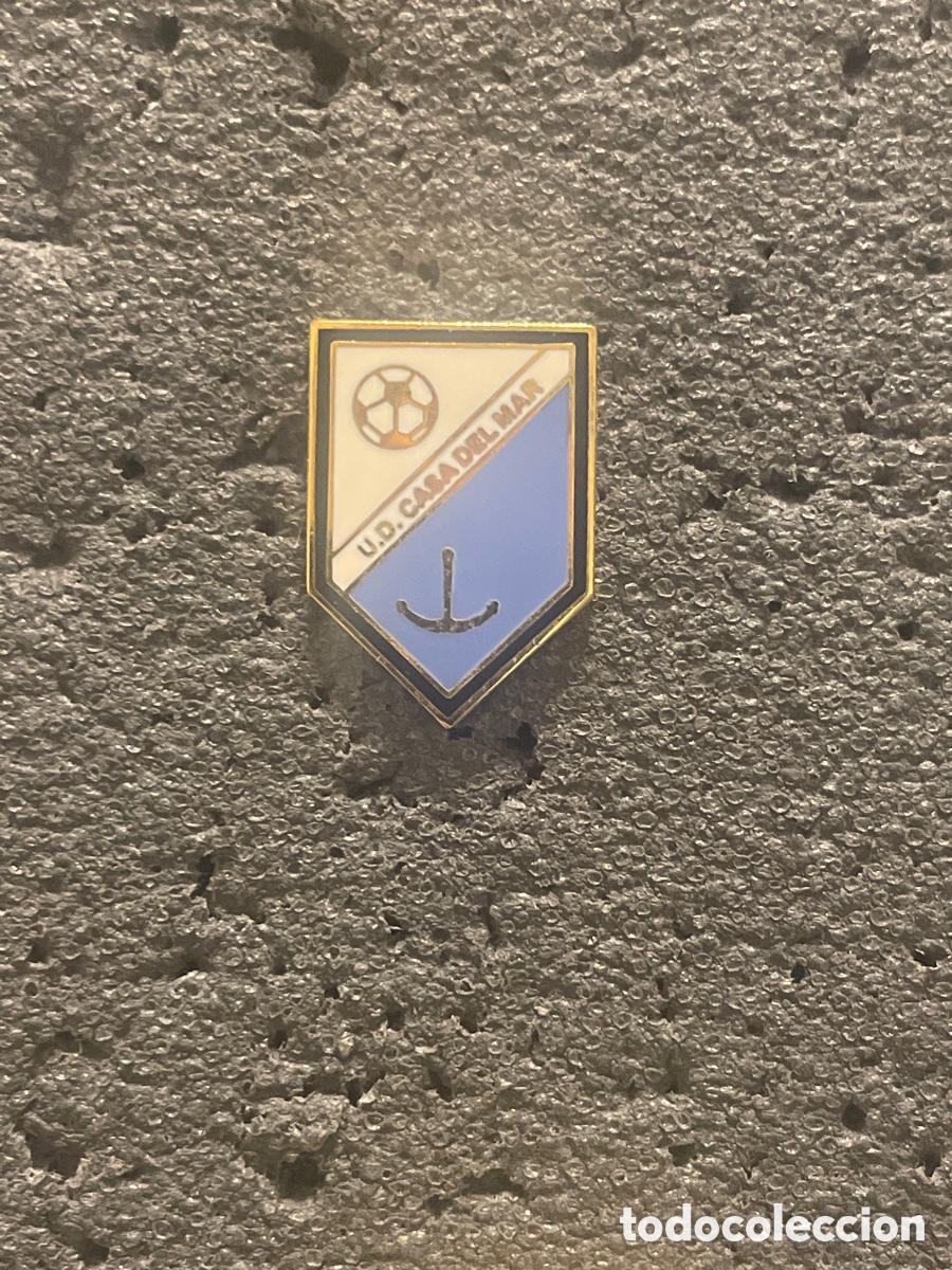 Collezionismo sportivo: Pin 940 U.D. CASA DEL MAR - La Linea de la Concepci&oacute;n (C&aacute;diz)