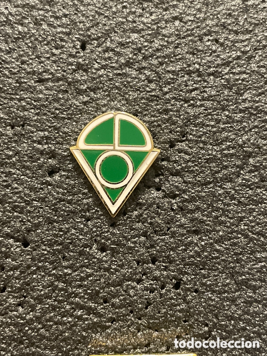 Collectionnisme sportif: Pin 948 C.D. OLLETAS VICTORIA - M&aacute;laga