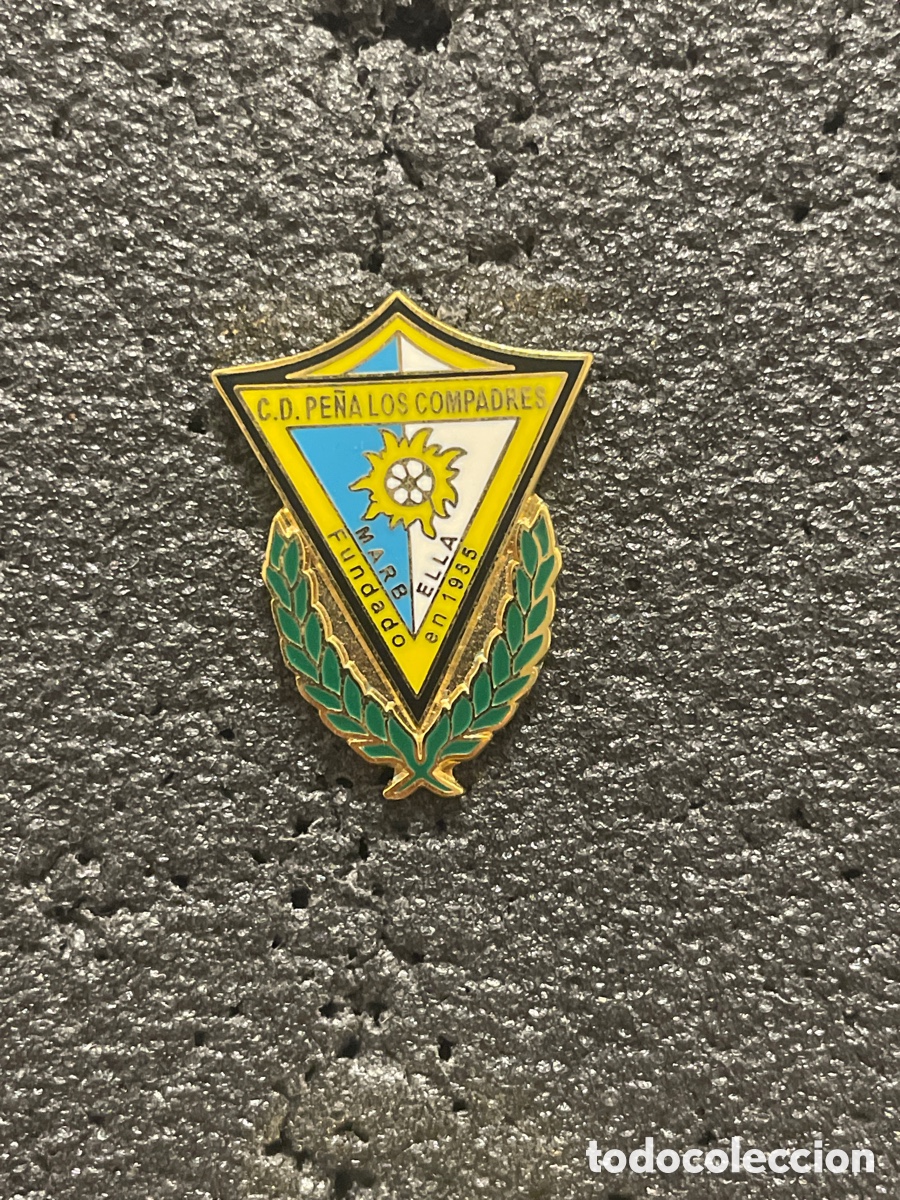 Collectionnisme sportif: Pin 950 C.D. PE&Ntilde;A LOS COMPADRES - Marbella (M&aacute;laga)