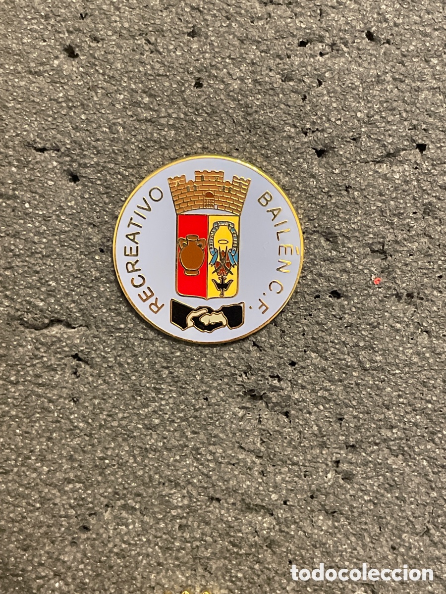 Collezionismo sportivo: Pin 964 RECREATIVO BAILEN C.F. - Bailen (Ja&eacute;n)