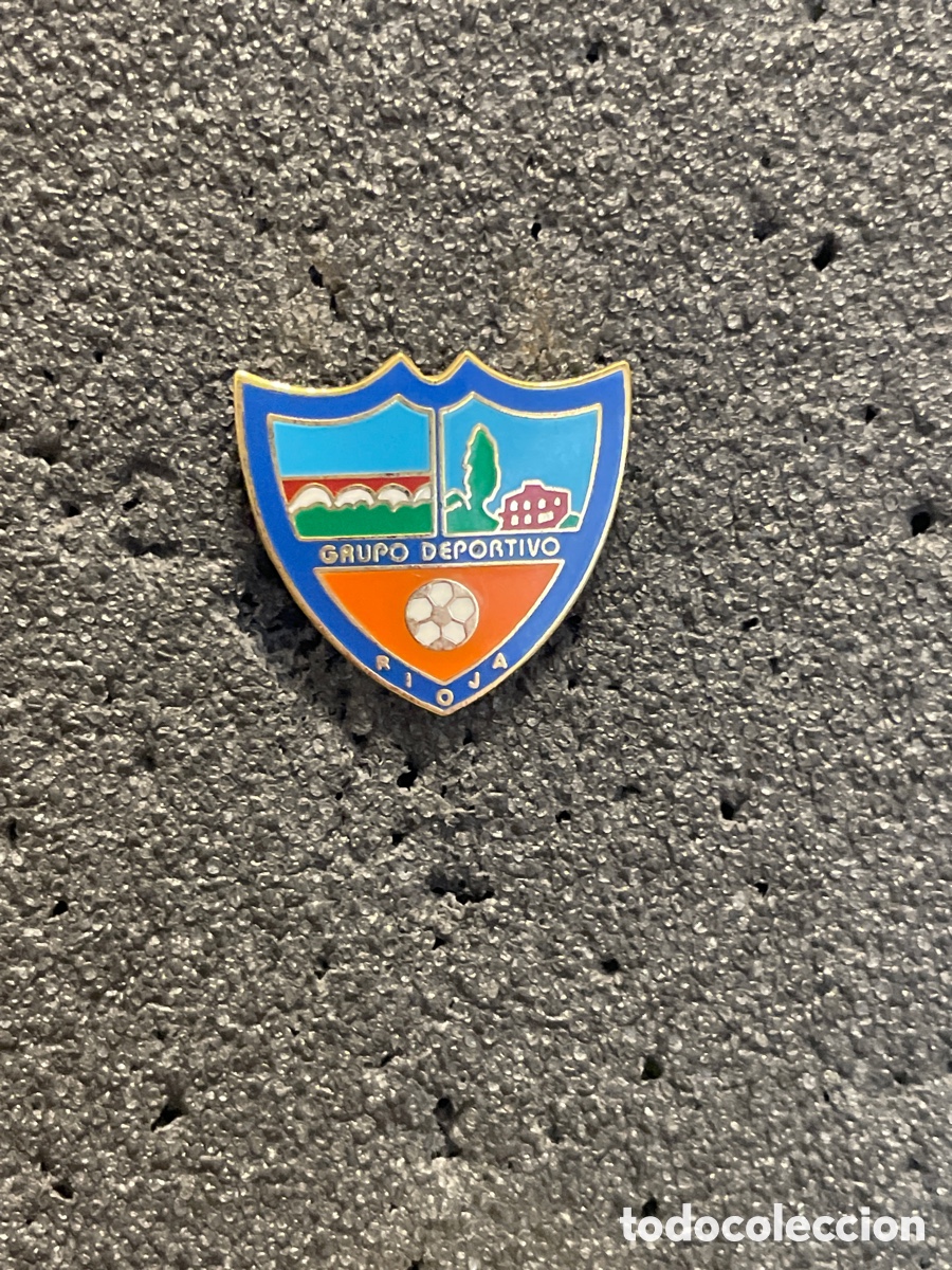 Collezionismo sportivo: Pin 978 G.D. RIOJA - Rioja (Almer&iacute;a)