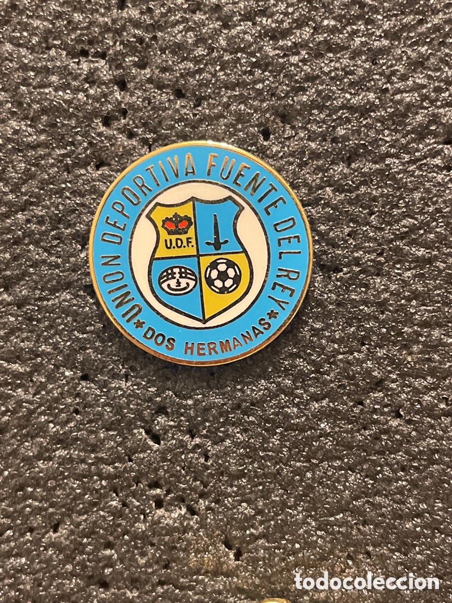 Sammelleidenschaft Sport: Pin 999 U.D. FUENTE DEL REY - Dos Hermanas (Sevilla)