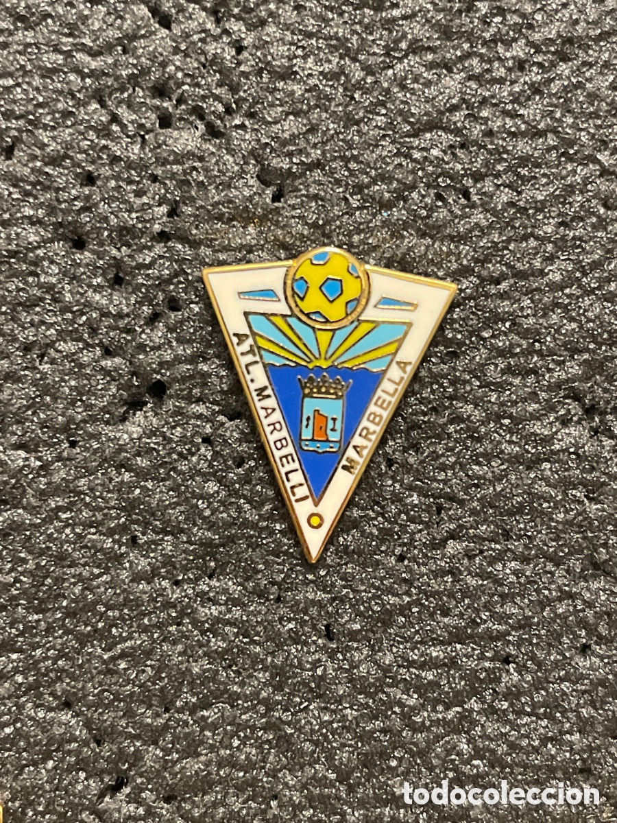 Sammelleidenschaft Sport: Pin 1002 ATLETICO MARBELL&Iacute; - Marbella (M&aacute;laga)