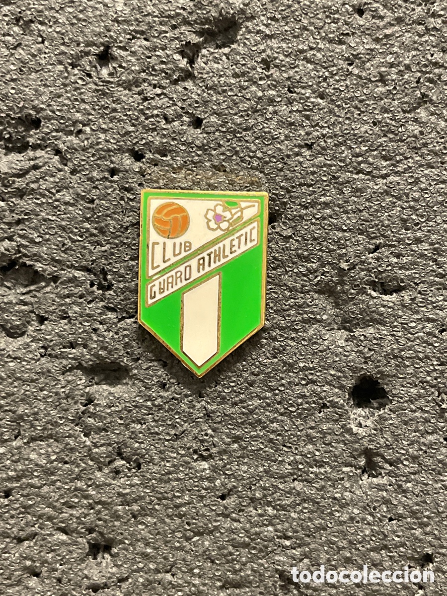 Sammelleidenschaft Sport: Pin 1010 CLUB GUARO ATLETICO - Guaro (M&aacute;laga)