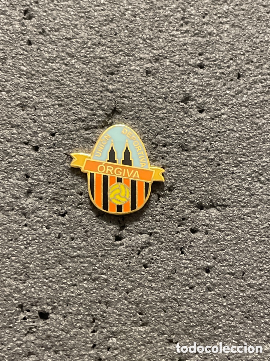 Collezionismo sportivo: Pin 1114 U.D. &Oacute;RGIVA - &Oacute;rgiva (Granada)