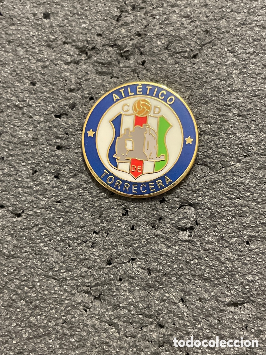 Collezionismo sportivo: Pin 1119 C.D. ATLETICO DE TORRECERA - Jerez de la Frontera (C&aacute;diz)