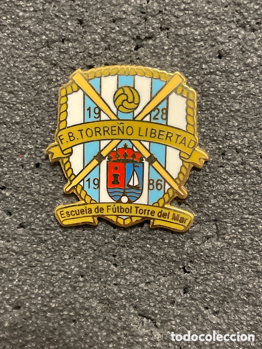 Collezionismo sportivo: Pin 1121 F.B. TORRE&Ntilde;O LIBERTAD - Torre del Mar (M&aacute;laga)