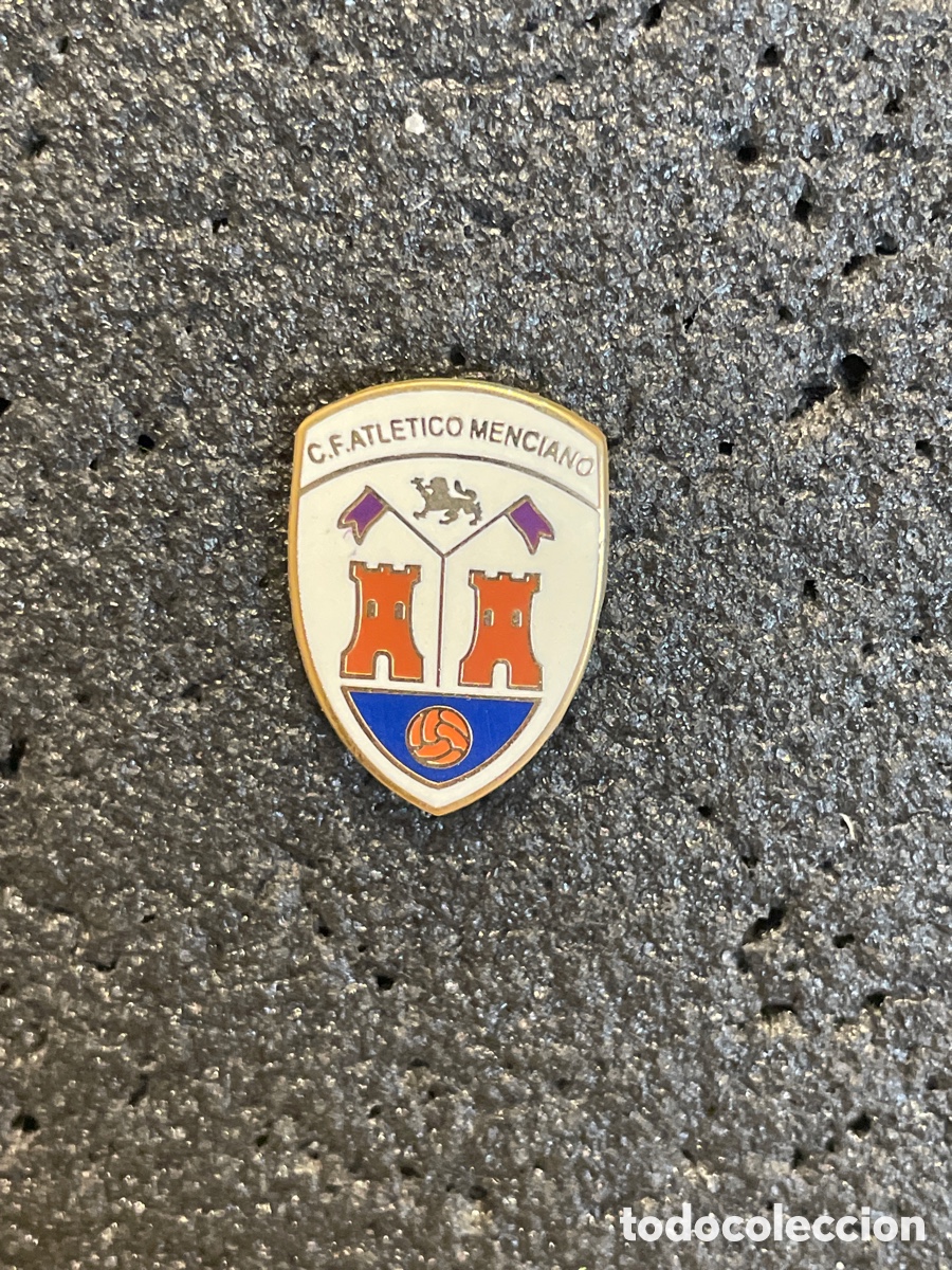 Collezionismo sportivo: Pin 1154 C.F. ATLETICO MENCIANO - Do&ntilde;a Mencia (C&oacute;rdoba)