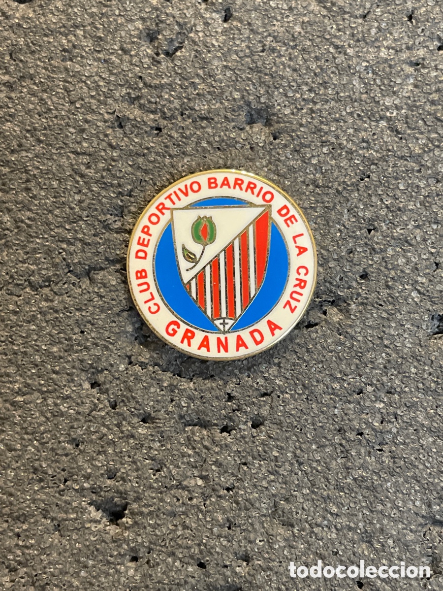 Collezionismo sportivo: Pin 1156 C.D. BARRIO DE LA CRUZ - Granada