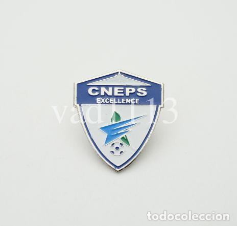 Collectionnisme sportif: Badge Pin football clubs Confederation of African Football - &rdquo; CNEPS Excellence FC &rdquo; Senegal.