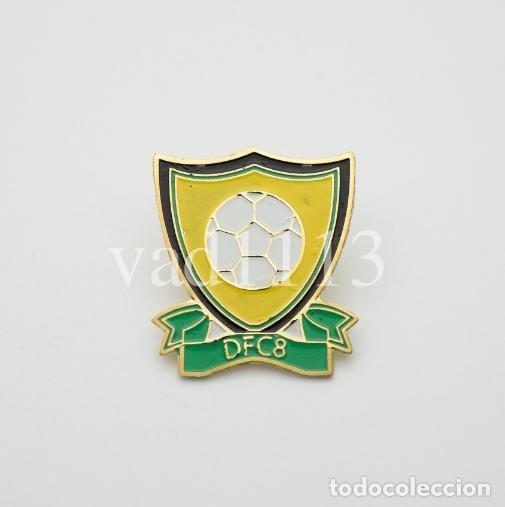 Collectionnisme sportif: Badge Pin football clubs Confederation of African Football - &rdquo;DFC 8 Bangui&rdquo; Central African Republic