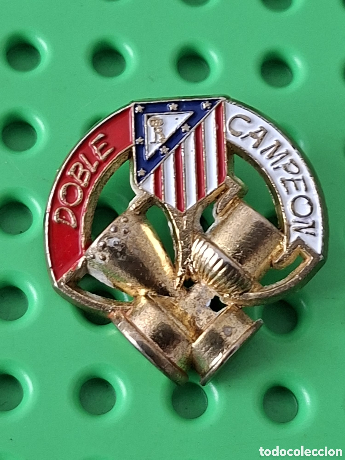 Coleccionismo deportivo: Pin Atl&eacute;tico de Madrid 1995 - Foto 1
