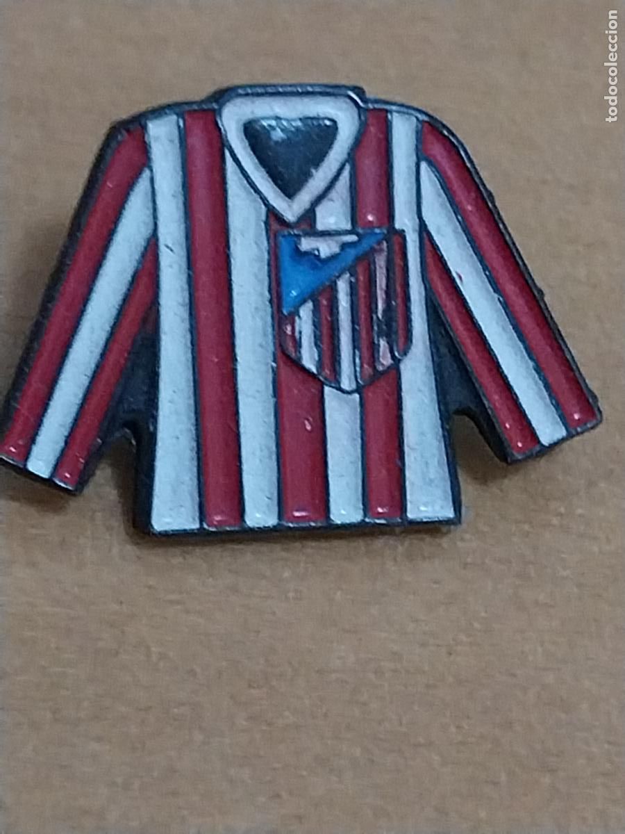 Sammelleidenschaft Sport: ATLETICO AT MADRID CAMISETA PIN PINCHO PINTURA LACADA VINTAGE 1,7CMS ALTO