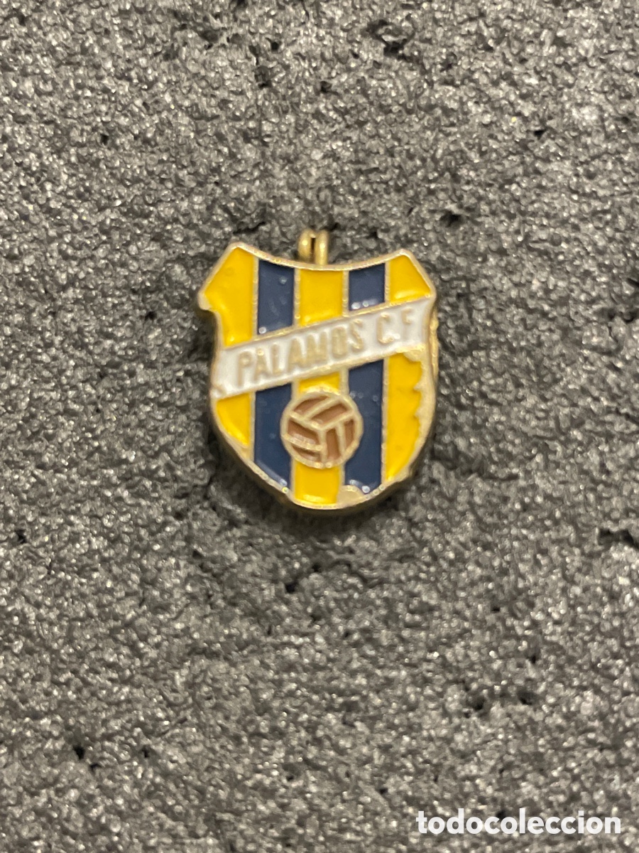 Collectionnisme sportif: Pin 5 PALAMOS C.F. - Palamos (Girona)