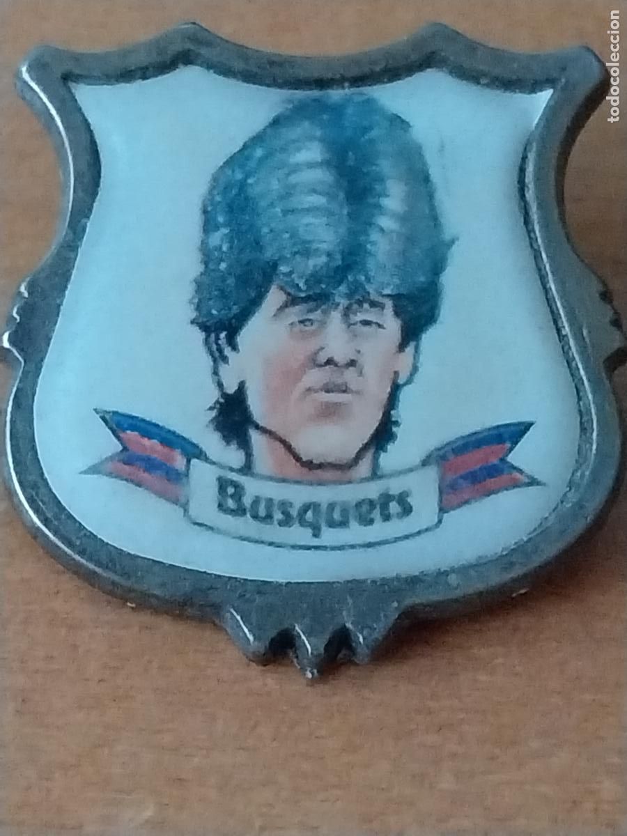 Collezionismo sportivo: BUSQUETS PORTERO BARCELONA FUTBOL PIN A&Ntilde;OS 90 GOTA 2,7CMS ALTO