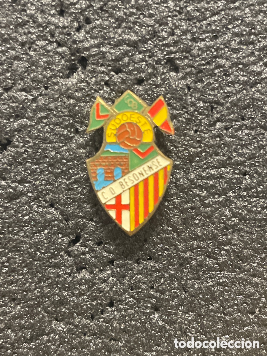 Collezionismo sportivo: Pin 87 C.D. BESONENSE - Barcelona