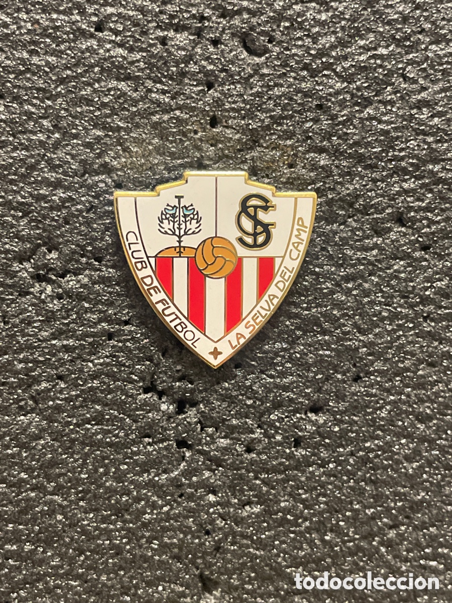 Collezionismo sportivo: Pin 111 C.F. LA SELVA DEL CAMP - La Selva del Camp (Tarragona)