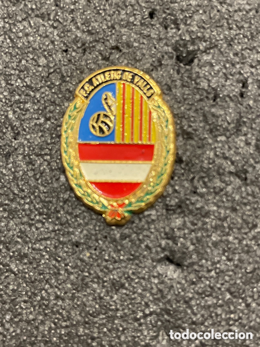 Sammelleidenschaft Sport: Pin 148 F.C. ATLETIC DE VALLS - Valls (Tarragona)