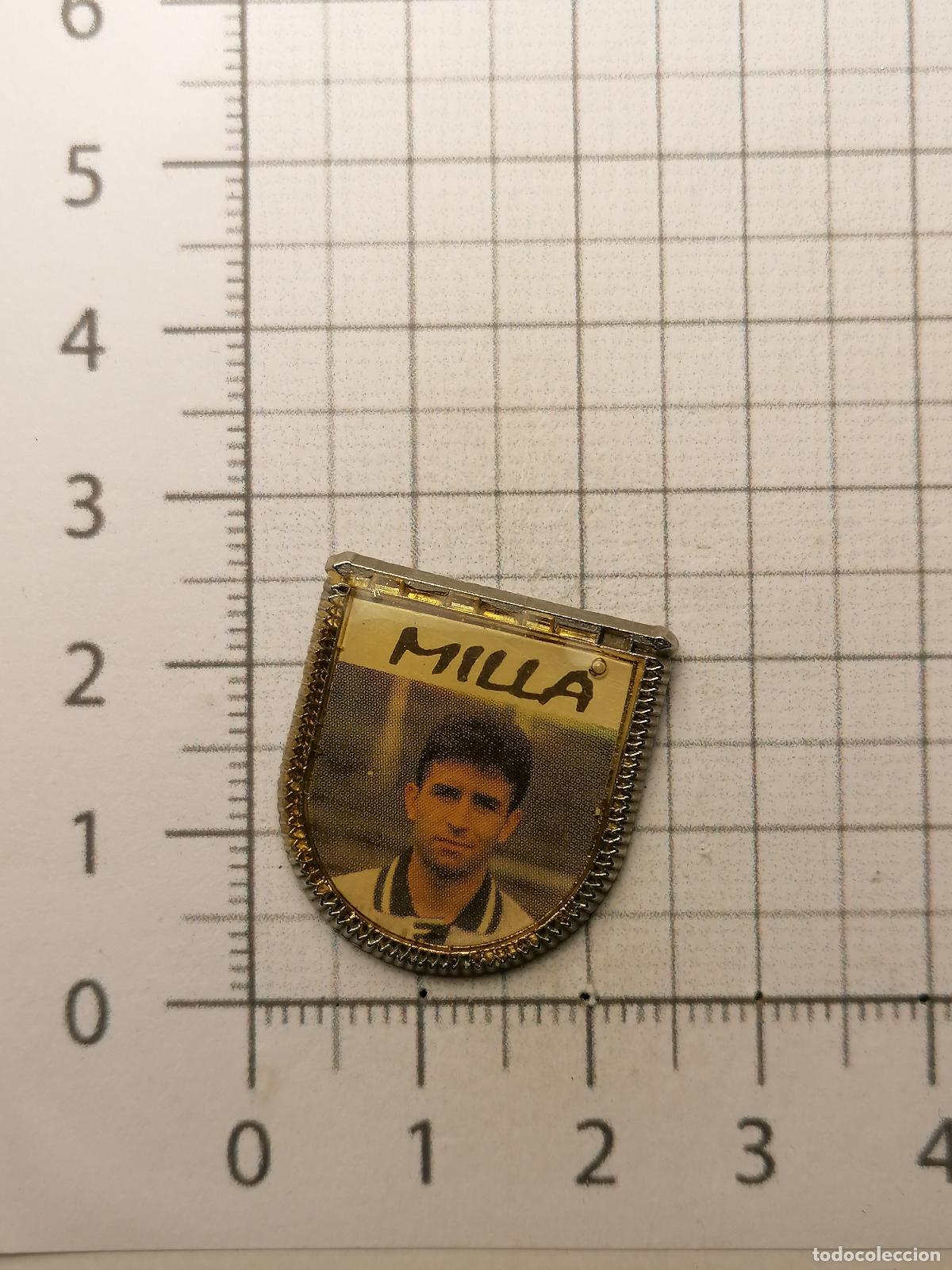 Coleccionismo deportivo: PIN MILLA REAL MADRID CHIC - Foto 1