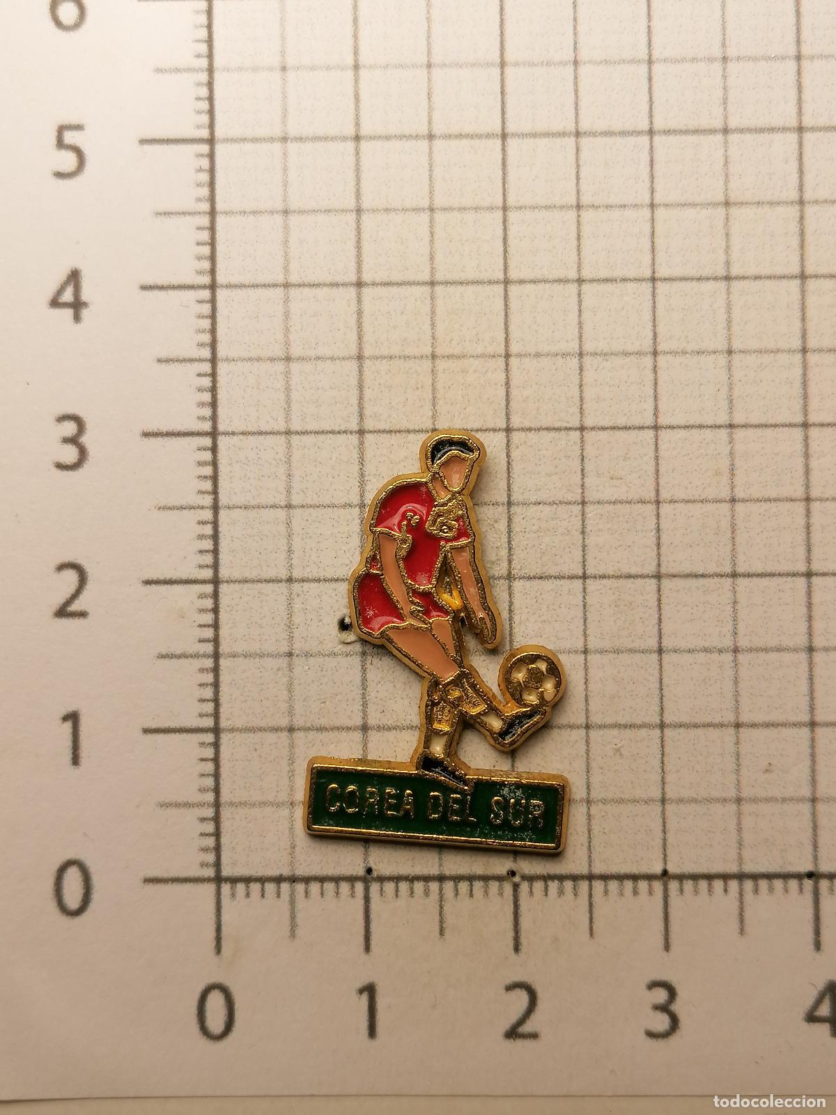 Collezionismo sportivo: PIN JUGADOR FUTBOL SELECCION COREA DEL SUR