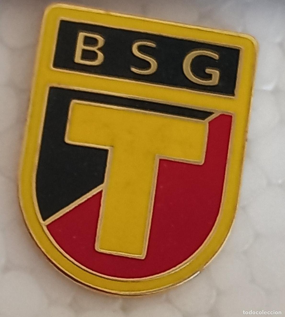 Sammelleidenschaft Sport: BSG T VVB Tabak Dresden. ALEMANIA DDR. Pin insignia o emblema de equipo club de F&uacute;tbol Escudo