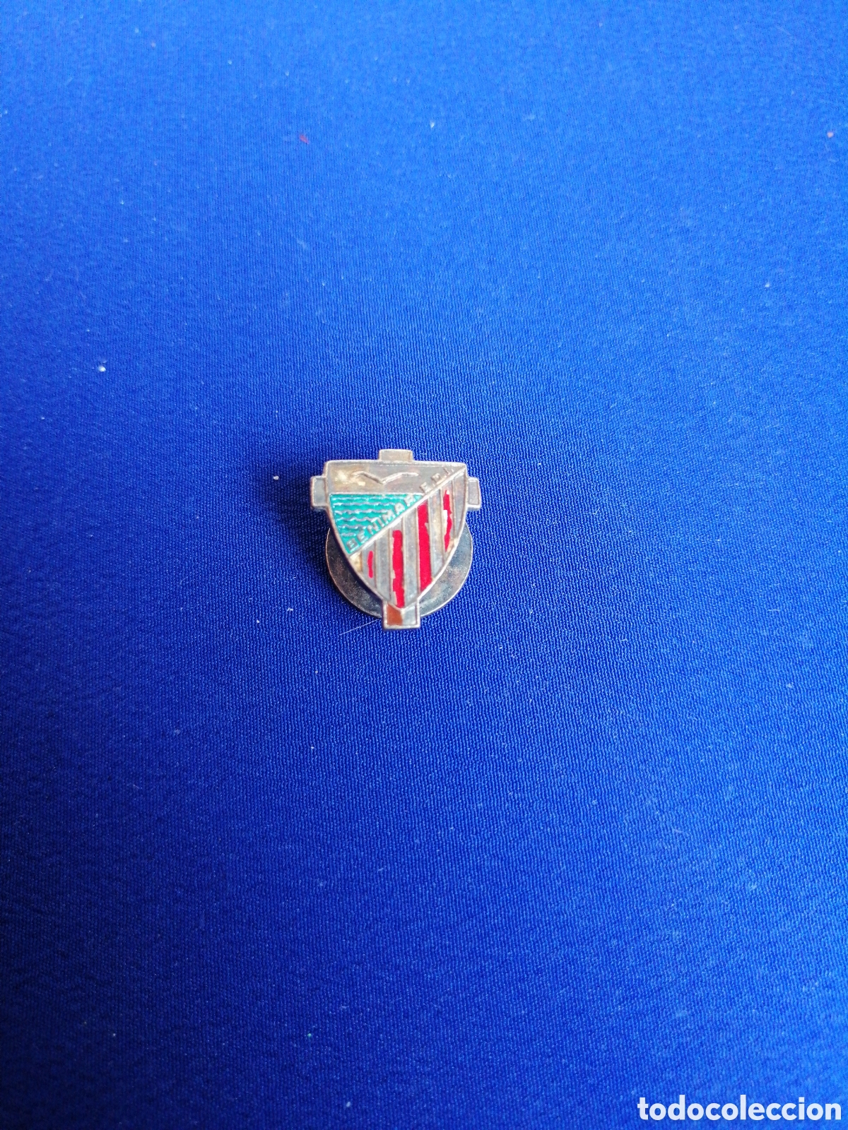 Coleccionismo deportivo: BENIMAR E. D. I INSIGNIA DE OJAL - Foto 1